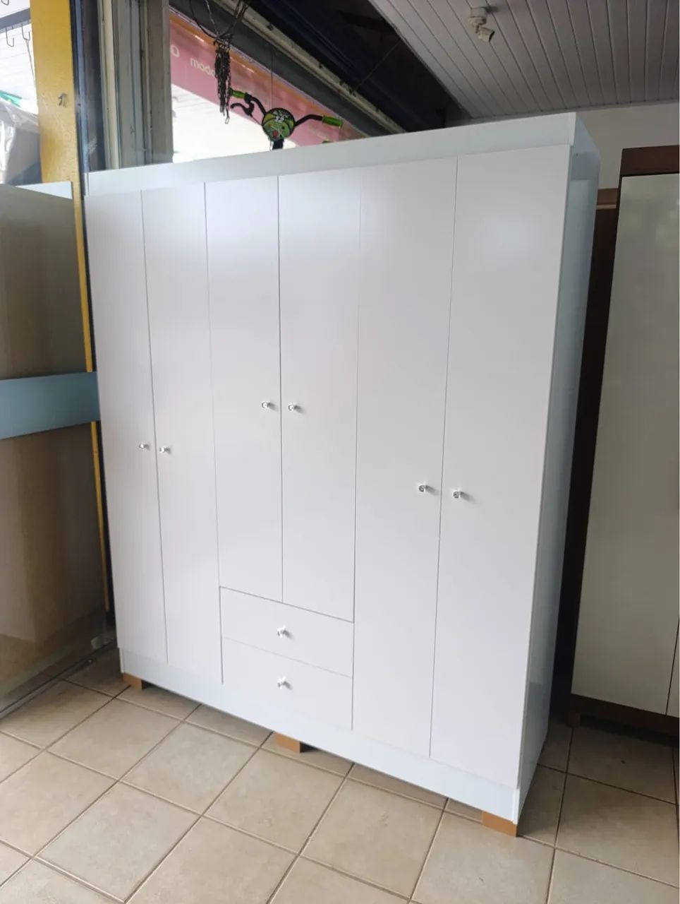 Guarda roupa médio 