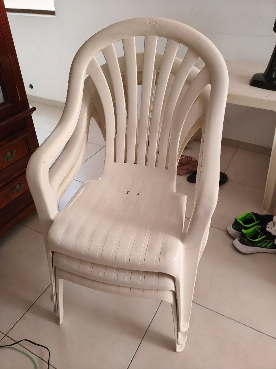 Cadeira de plástico 