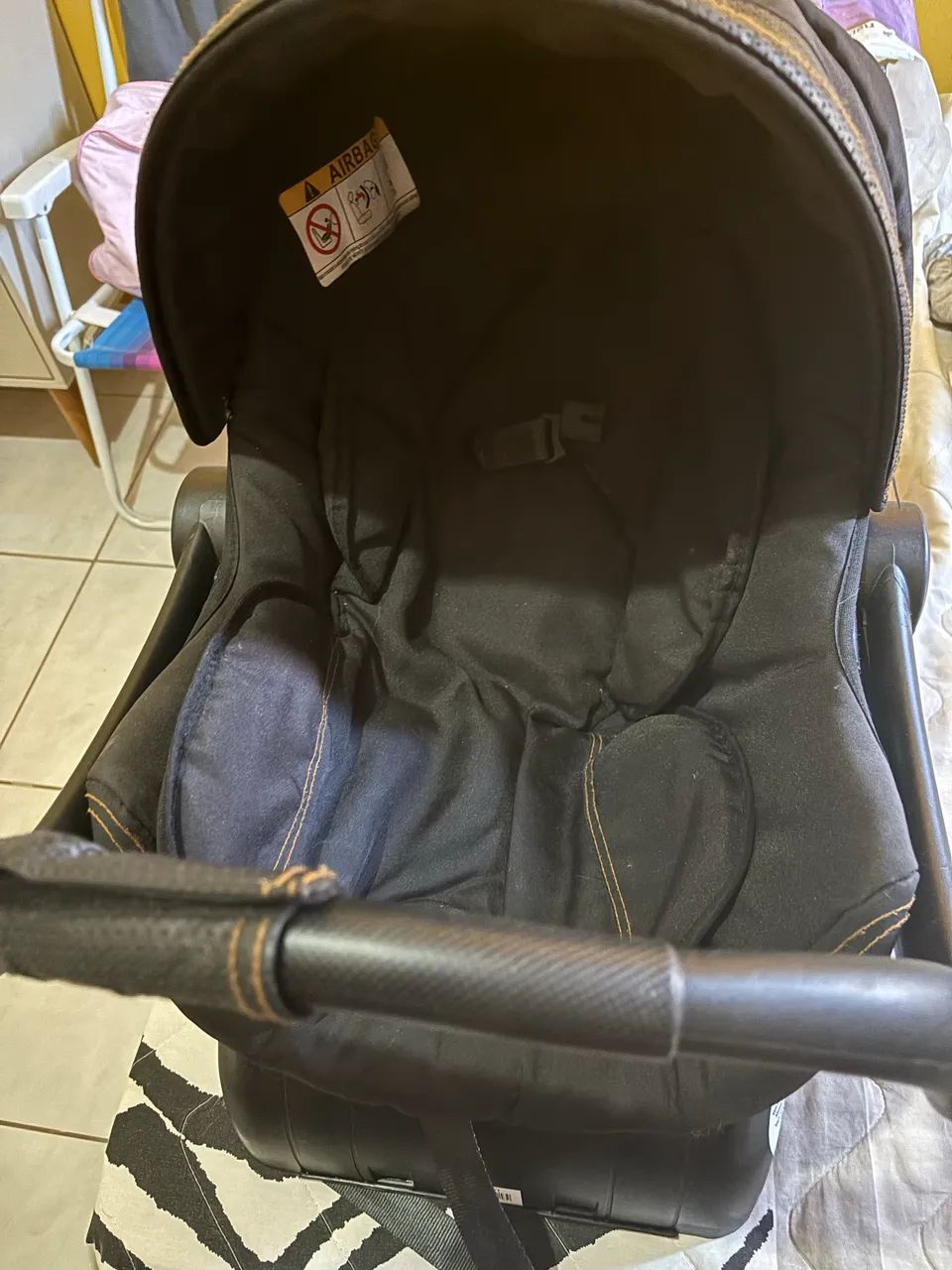 Vende-se bebê conforto 