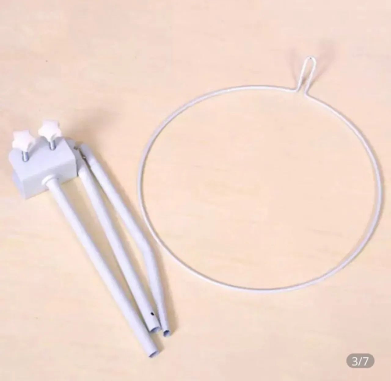 Suporte para cortineiro para berço 