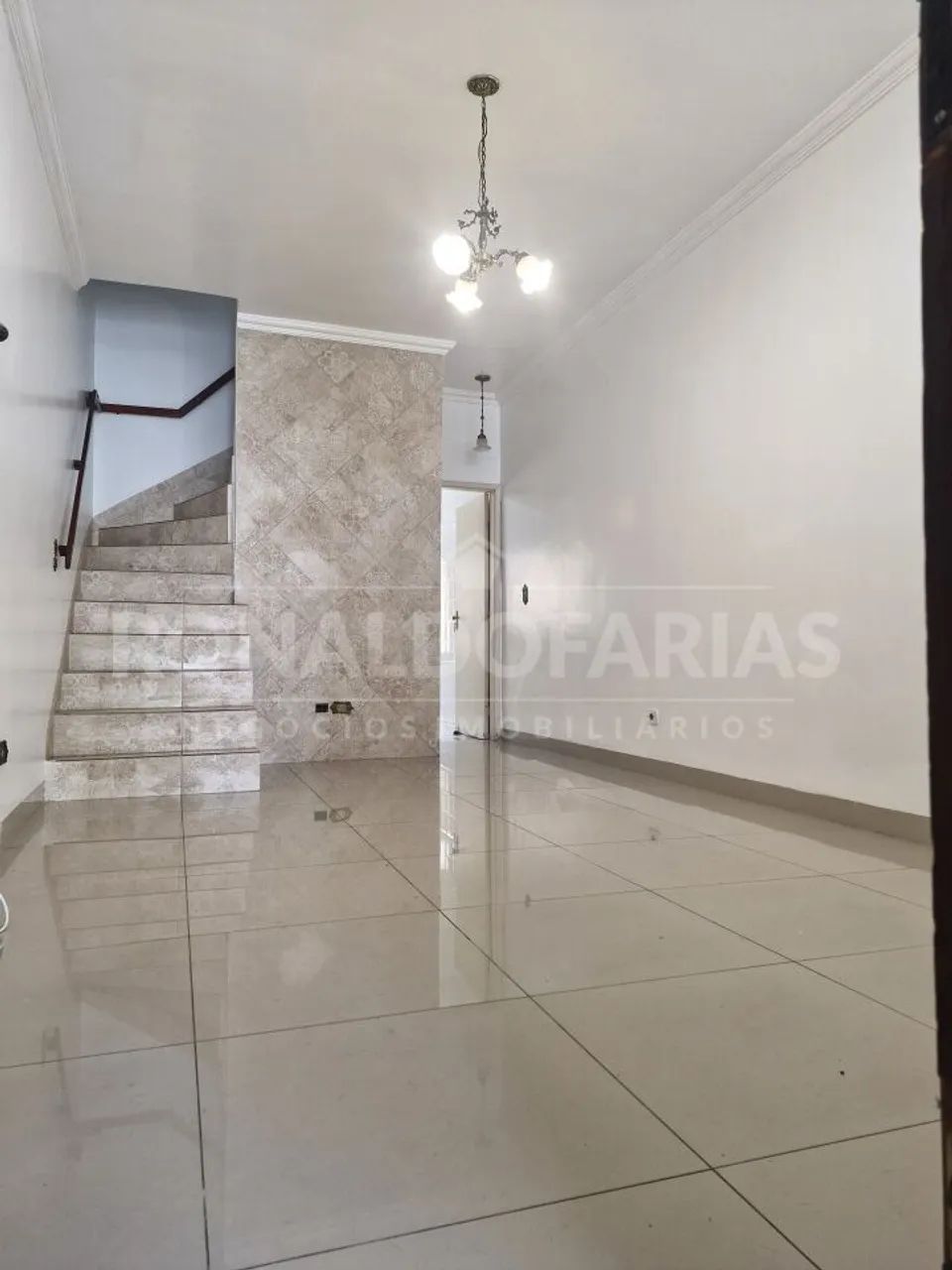 Sobrado a venda com 02 dormitorios na regiao da Cidade Dutra