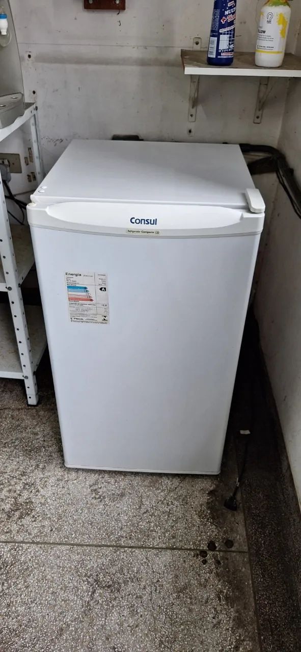 Frigobar 120 L pouco uso