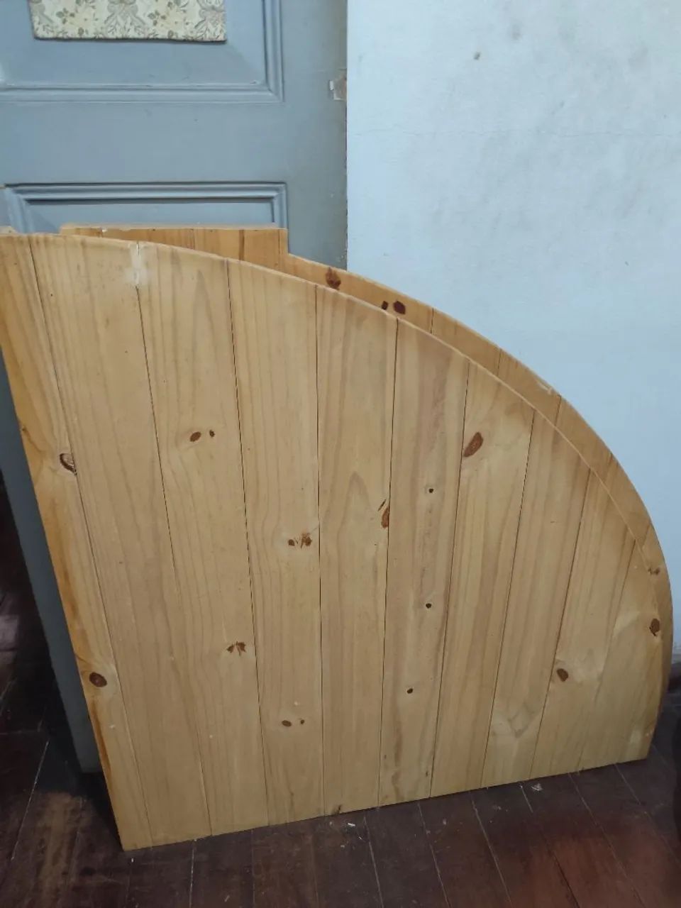 Painel redondo em pinus
