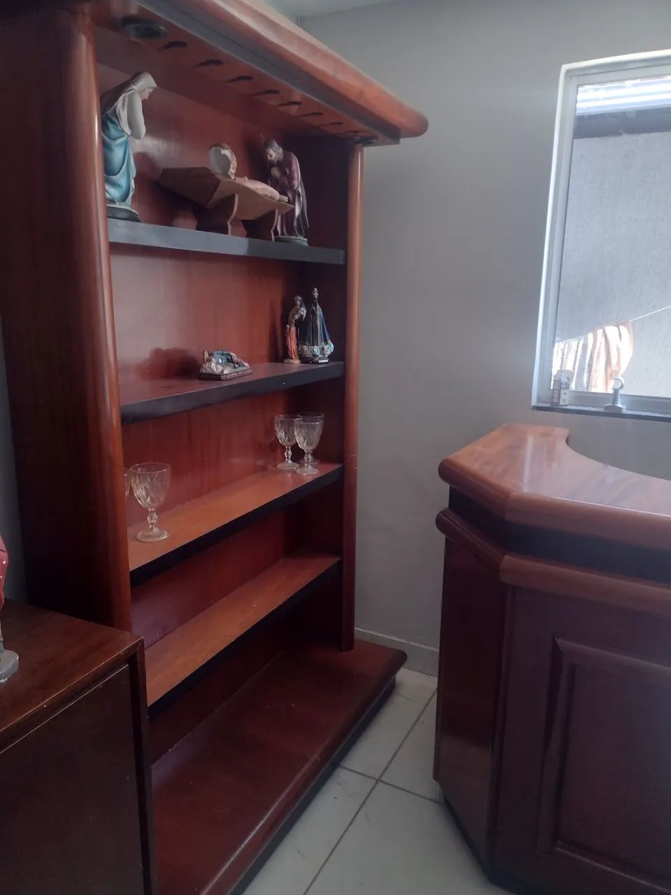 Kit barzinho com 3 cadeiras  - Foto 4