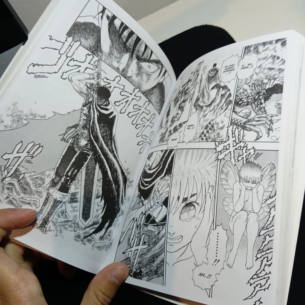 Mangá Berserk Volume 1 - Foto 3