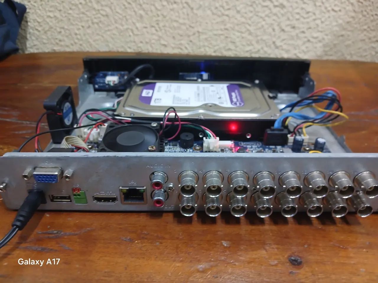 DVR Intelbras 16 canais com HD purple 1tera - Foto 4