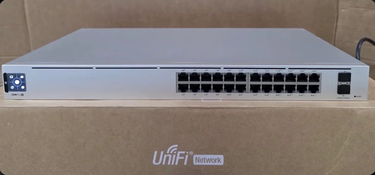 Switch Ubiquiti Pro 24 POE - Foto 4