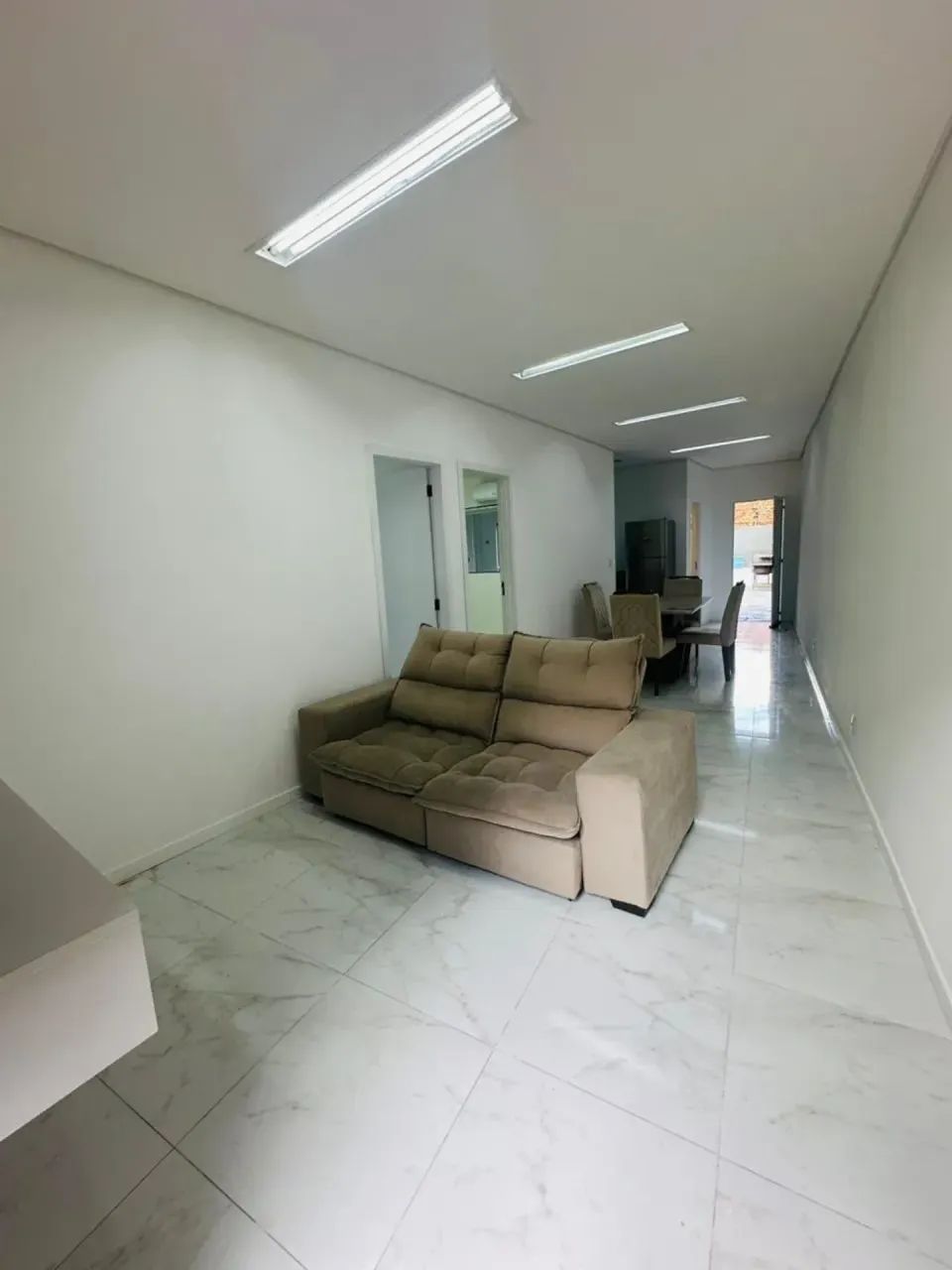ALUGO LINDA CASA SEMI MOBILIADA DE 2 QUARTOS NA MARAMBAIA, COM CENTRAIS NOS QUARTOS - Foto 4