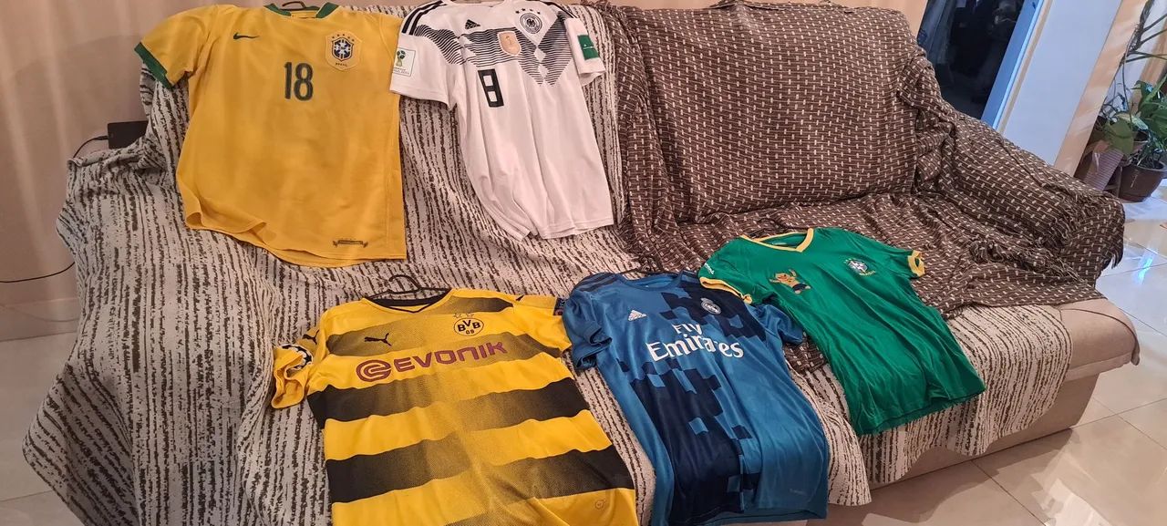 Medalha e camisas  do Fluminense pra colecionador  - Foto 4