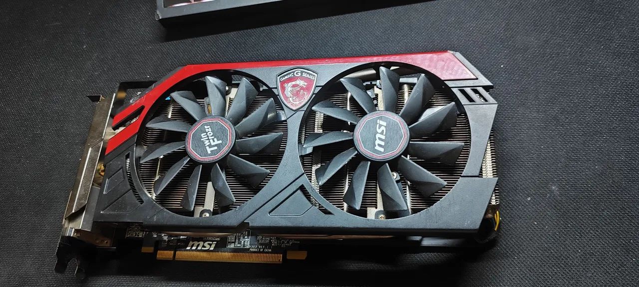 Placa de vídeo MSI R9 270x raridade