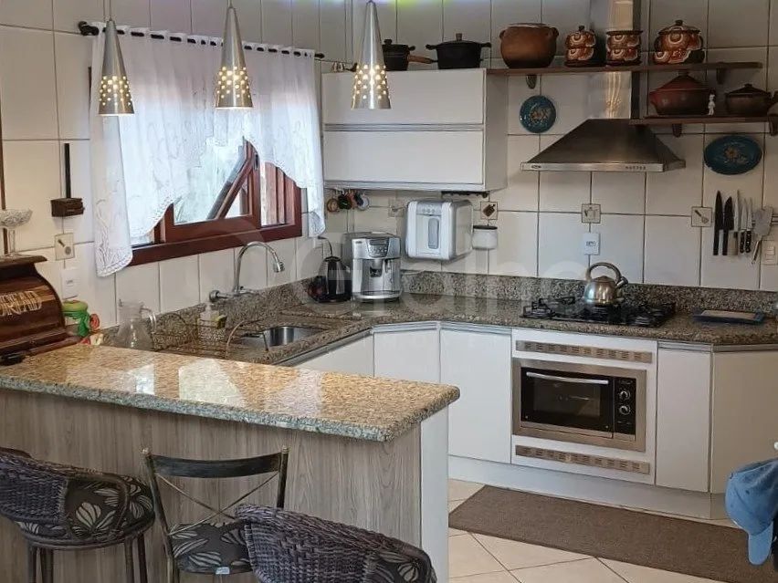 Casa de 176m² com 3 dormitorios na Armação. - Foto 3