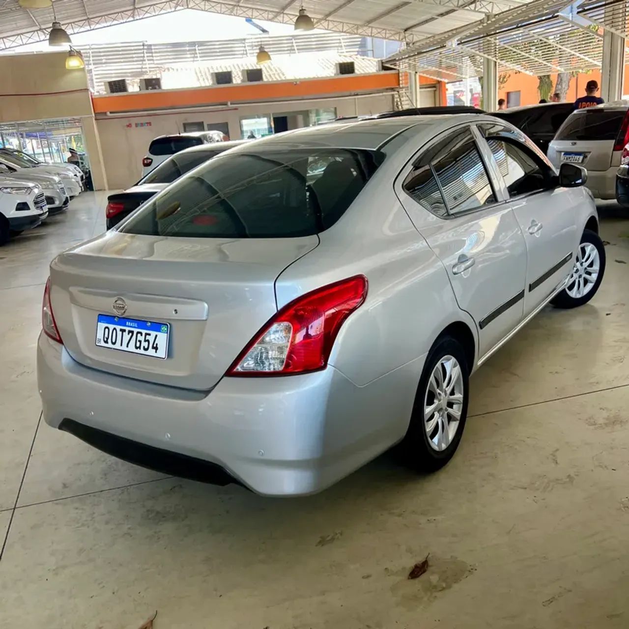 Nissan Versa 1.0 12V FlexStart 4p Mec., foto 2 de 9