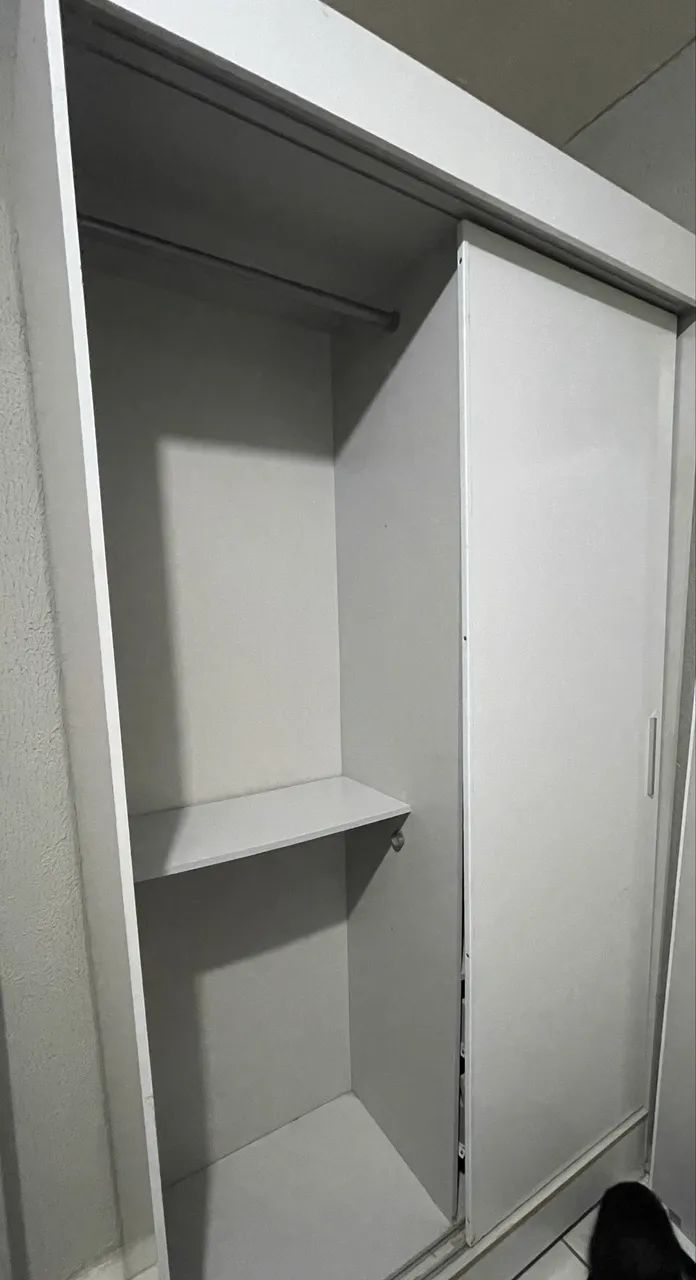 Vendo guarda roupa de duas portas  - Foto 2