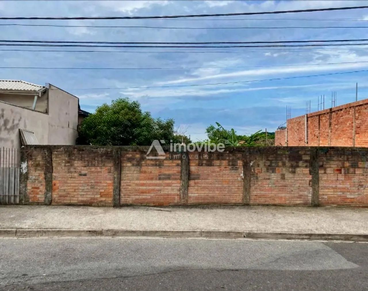 Terreno à Venda com 300m2 no Vale das Nogueiras