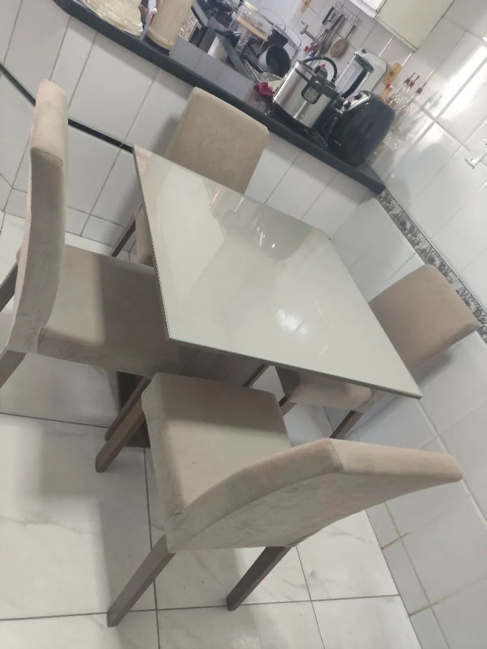 Mesa de jantar muito nova  - Foto 4