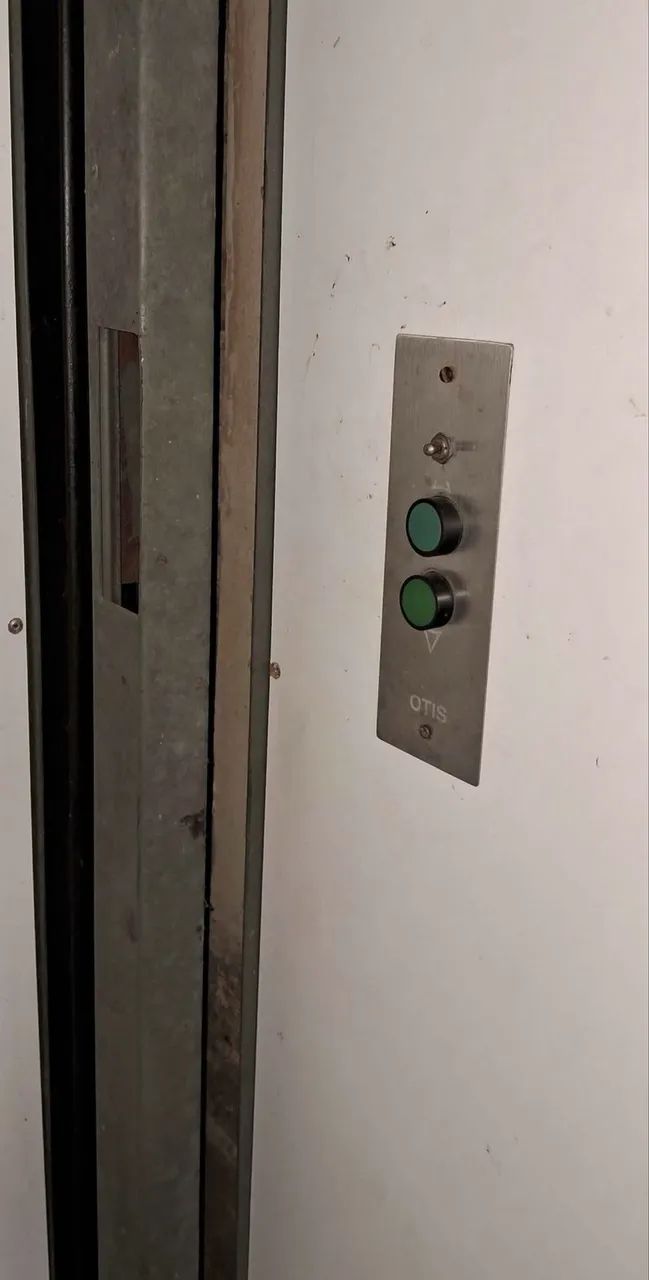 Residential/Commercial Elevator65580468111746122