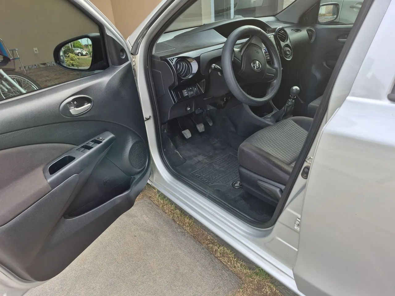 Toyota Etios X 1.3 Flex 16V 5P Mec. 2020 - Foto 5