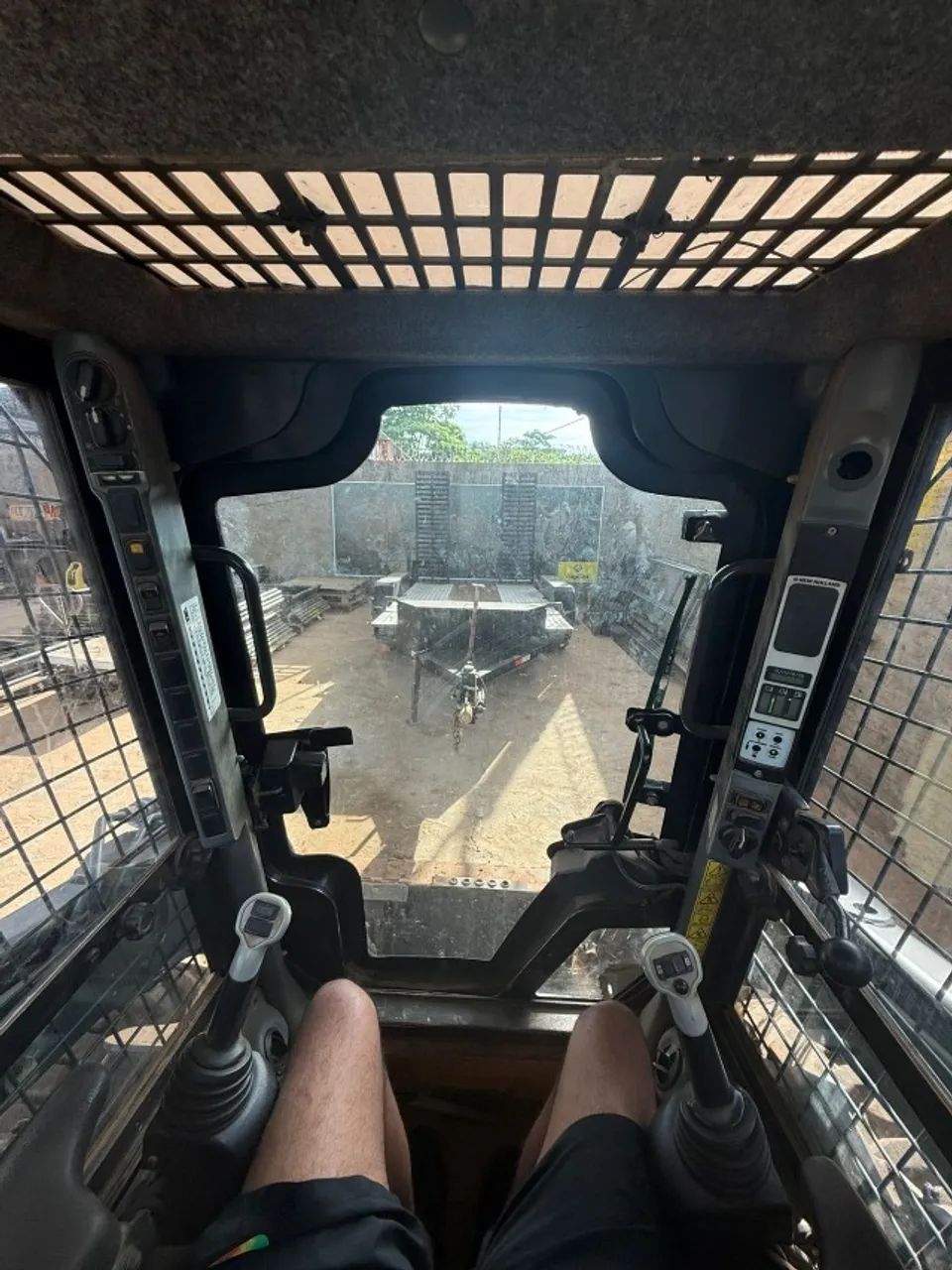 Mini Carregadeira L218 New Holland Ano 2012 - Foto 5