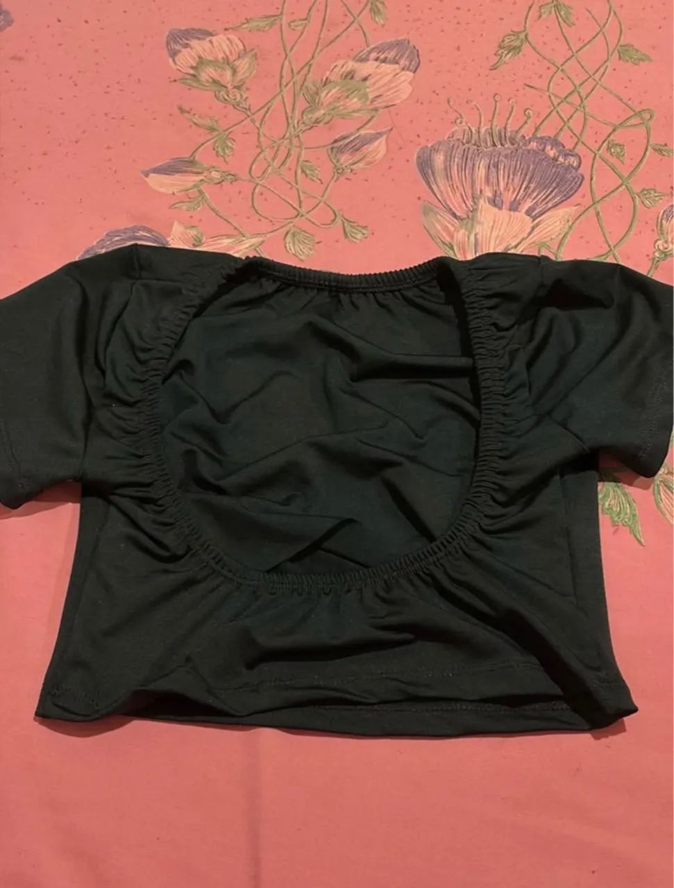 Cropped aberto nas costas 