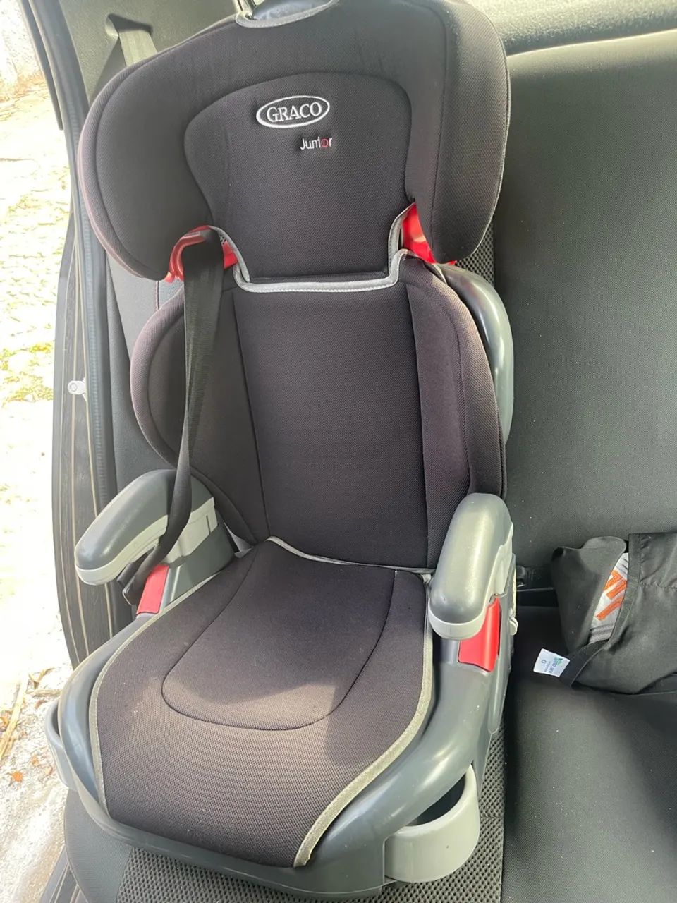 Cadeira de posicionamento de cinto da marca Graco, modelo Graco Junior Maxi midnight black - Foto 4