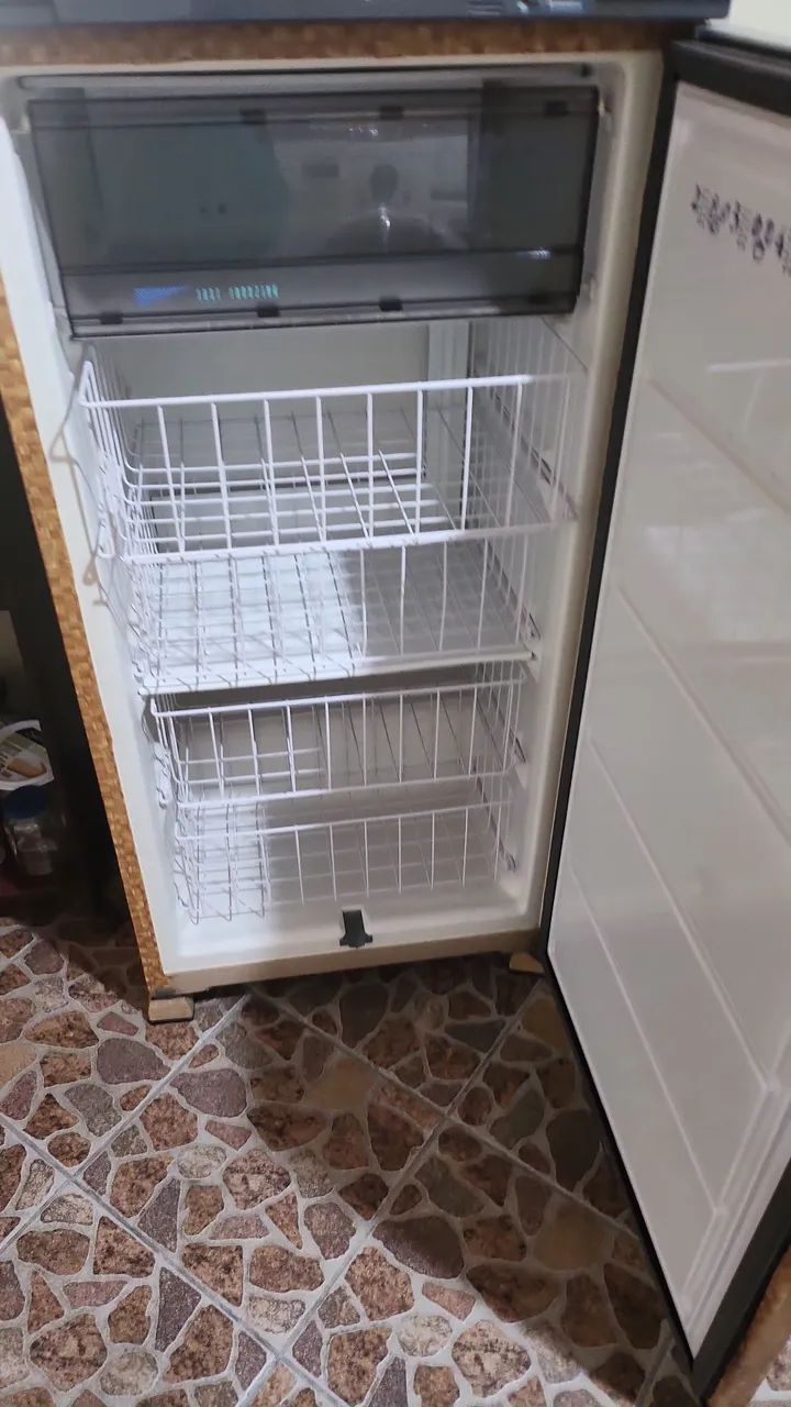 Freezer antigo Consul 