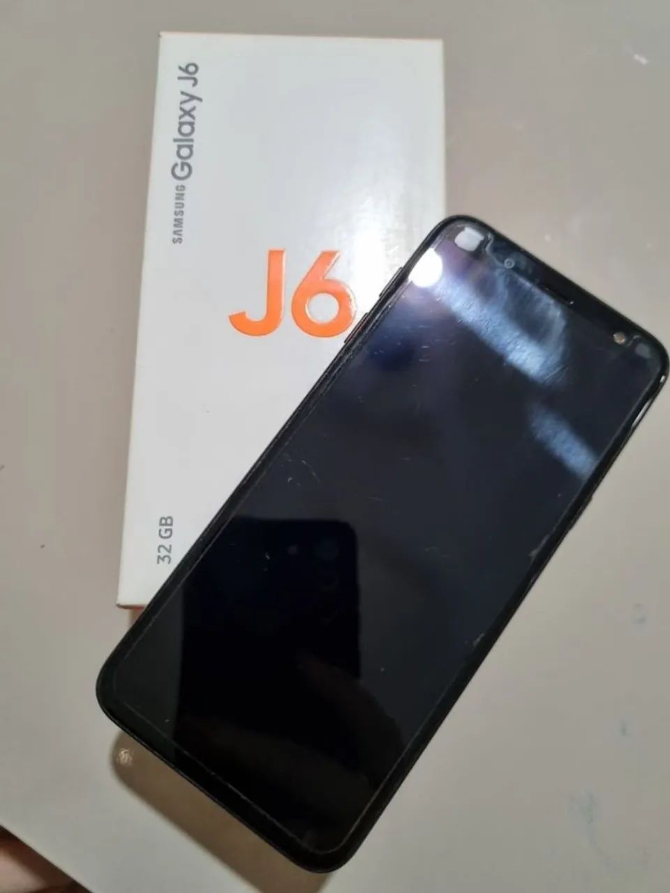 J6 normal Samsung  - Foto 2
