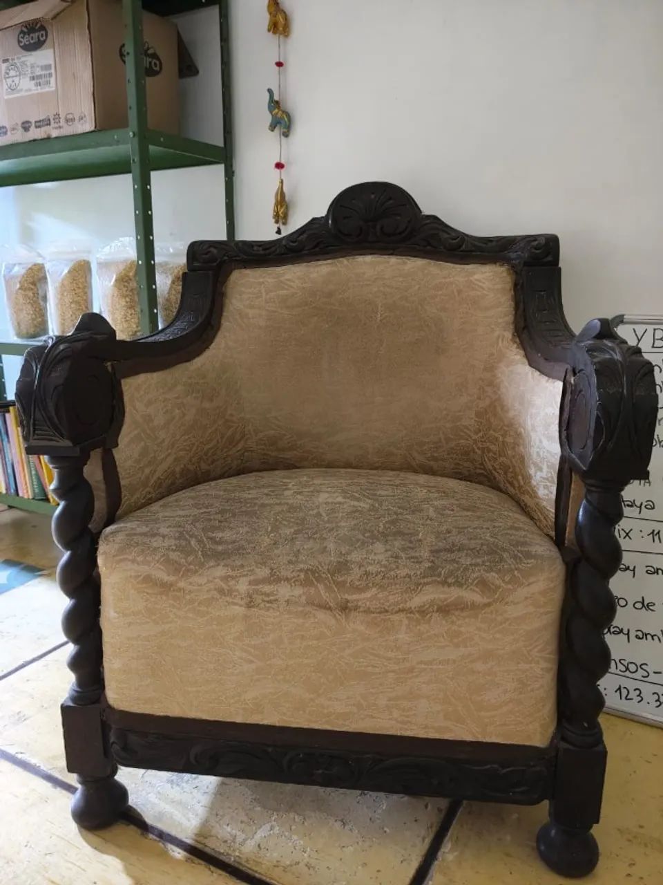 conjunto antigo de sofá e duas poltronas  - Foto 3