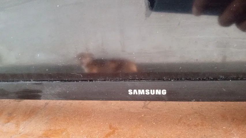 Tv smartv Samsung 33 com defeito  - Foto 4