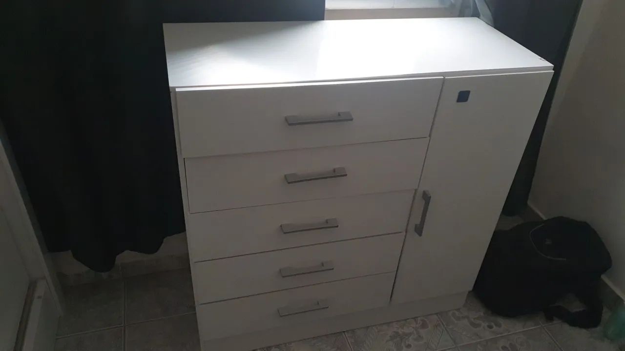 Guarda roupa e cômoda 