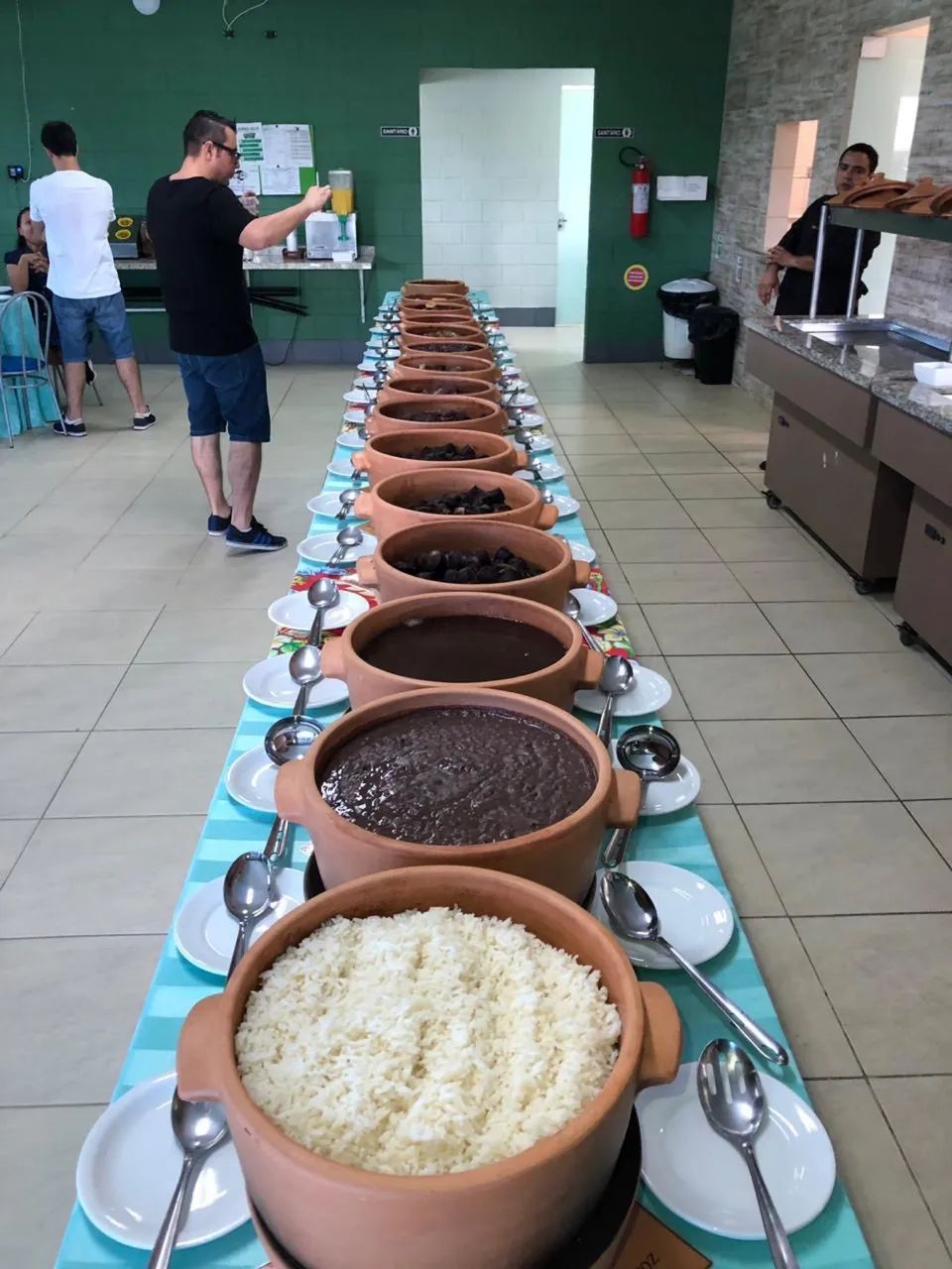 Buffet de panelas de barro para feijoada  - Foto 2
