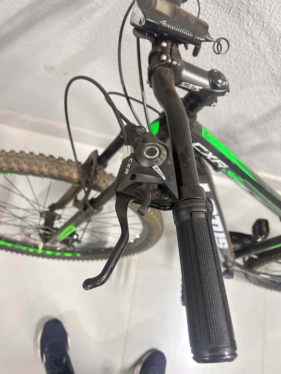 Vendo bicicleta aro 29 está zera  - Foto 2
