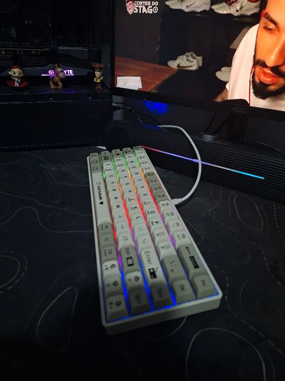 Teclado mecânico AK680