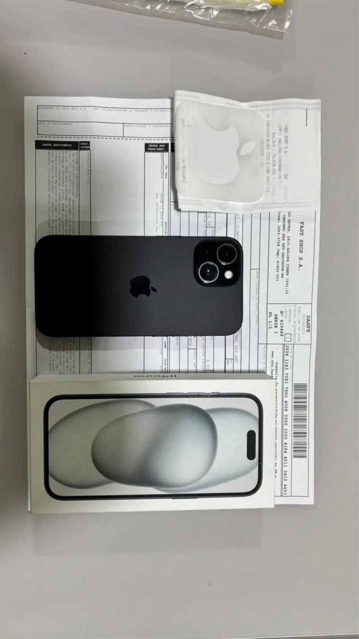 iPhone 15 impecável