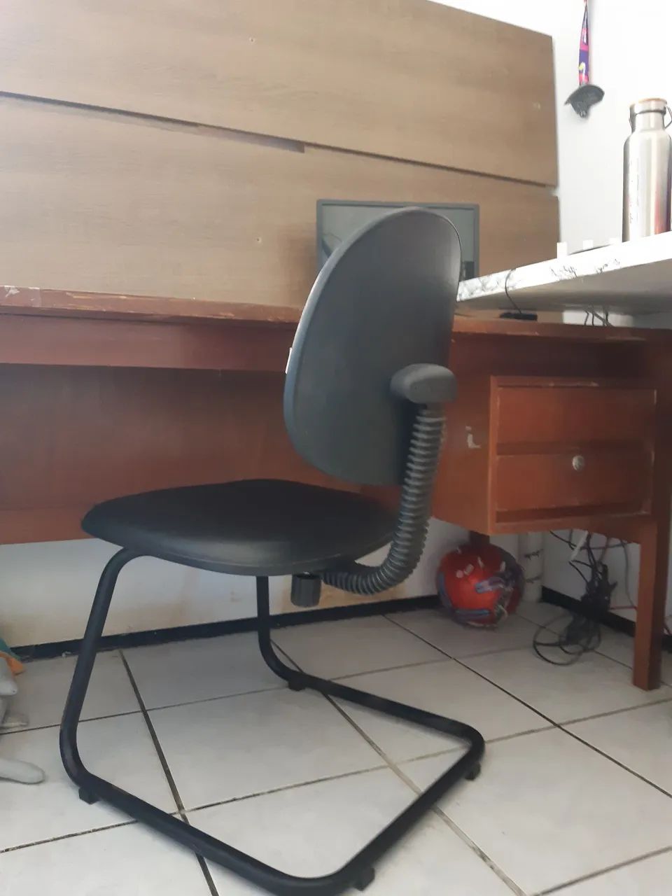 Cadeira de escritório sem rodinha - Foto 4