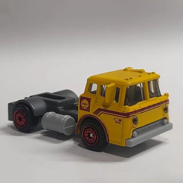 Miniatura caminhão Shell cabine Matchbox escala 1:87 - Foto 2