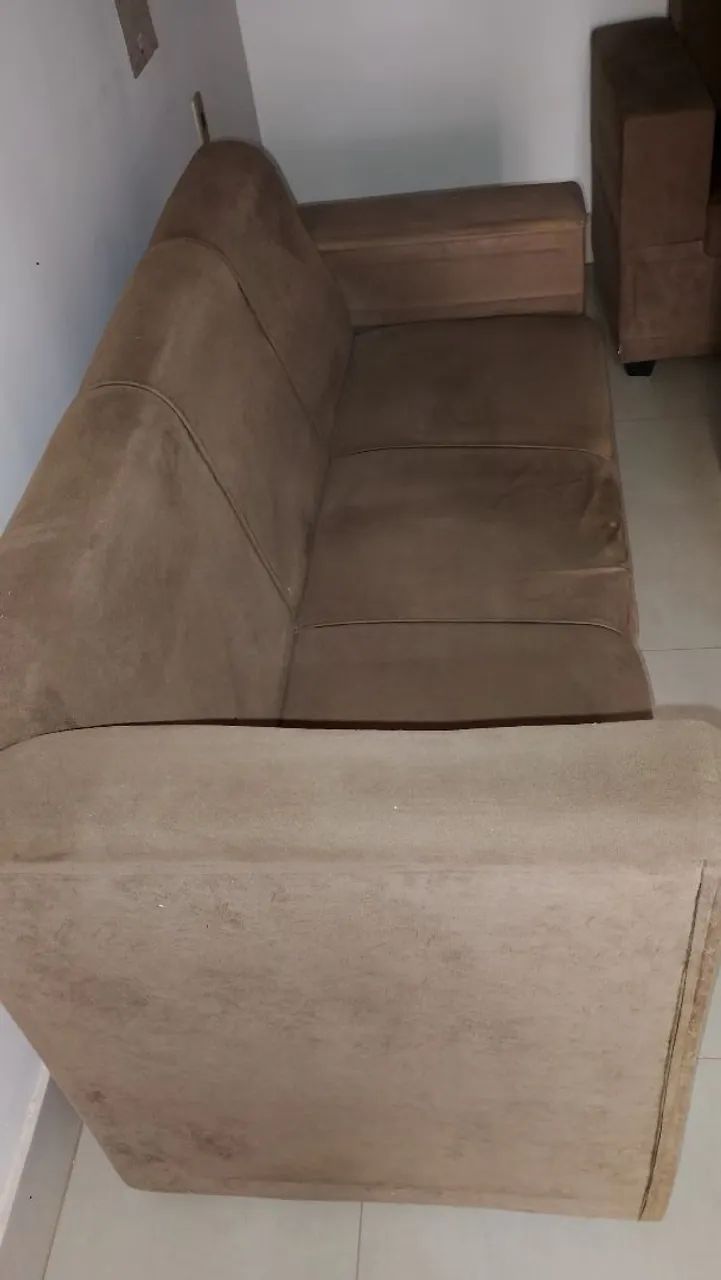 Vendo conjunto sofa, sao 2 sofás de 3 lugares. - Foto 2