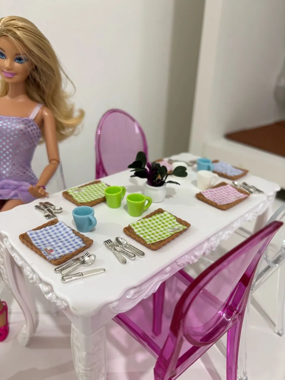 Mesa da Barbie + acessórios  - Foto 2