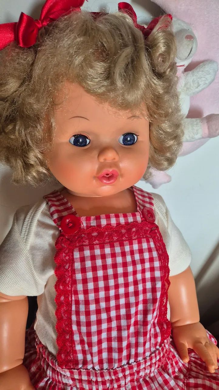 Boneca fofa antiga