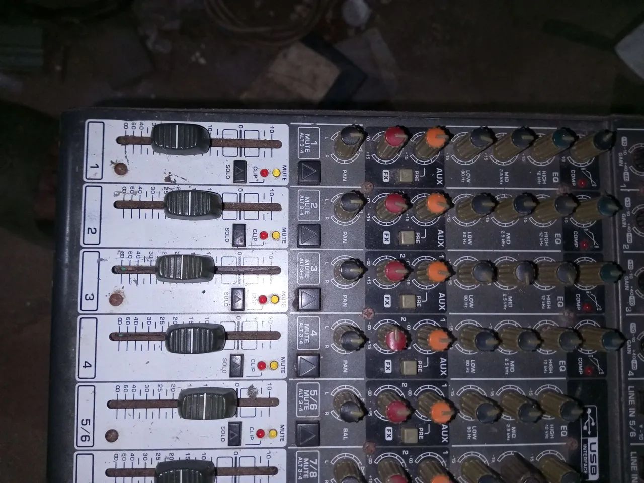 MESA BEHRINGER VENDO  - Foto 4