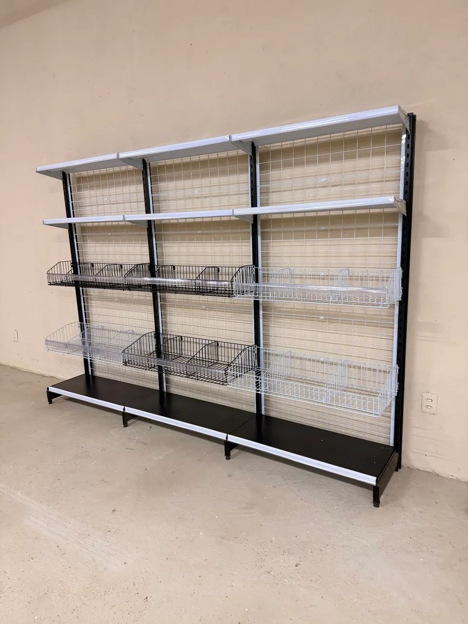 Vendo essas gôndolas  - Foto 2