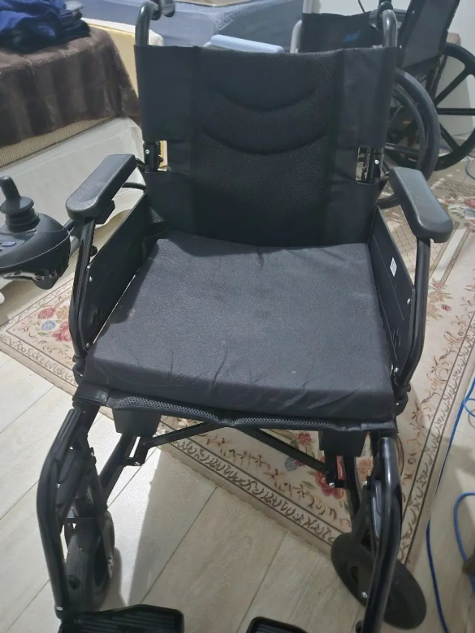 Cadeira de rodas elétrica Nova - Foto 3