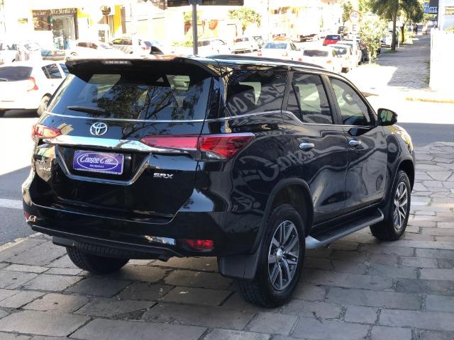 Toyota Hilux 2.8 Sw4 Srx 7 Lugares 2017 - Foto 6