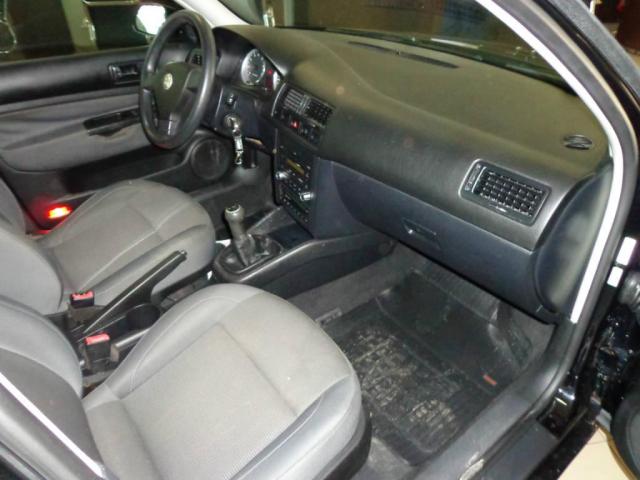 Volkswagen Golf 1.6 - Foto 10