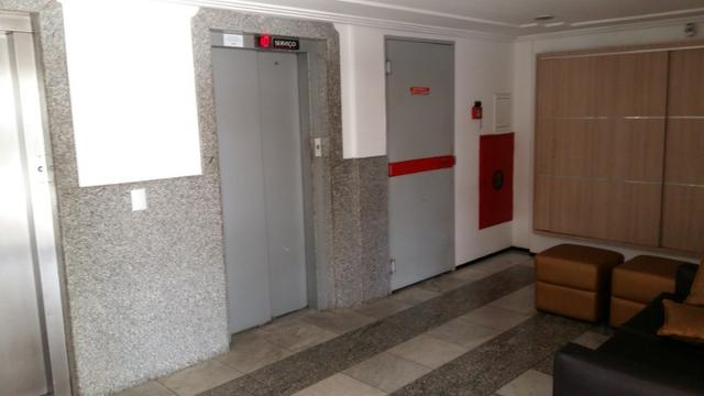 Vendo apartamento no Cambeba, próximo à Avenida Frei Cirilo