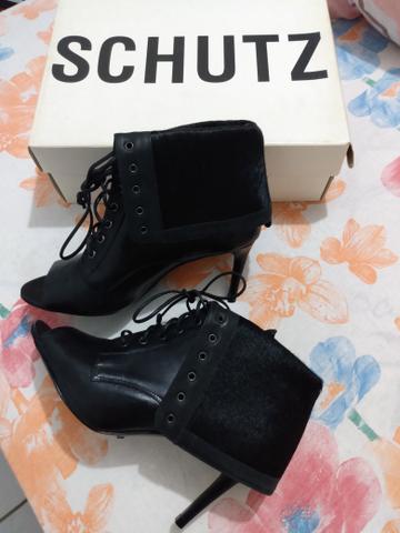 Bota Schutz - Foto 3