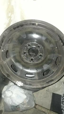 Vendo 4 jante e 4 calotas novos , 5 furos!