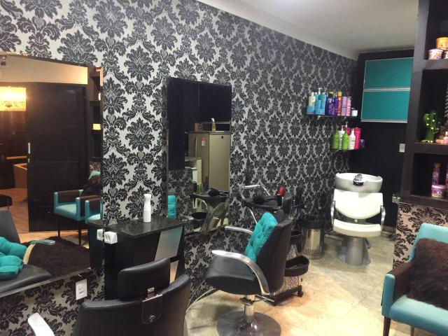Aluga espaço para Cabelereira, manicure , podólogo e podóloga - Foto 2