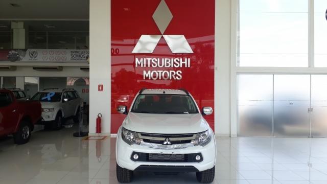 MITSUBISHI L200 TRITON 2.4 16V TURBO DIESEL SPORT HPE-S CD 4P 4X4 AUTOMATICO. - Foto 2