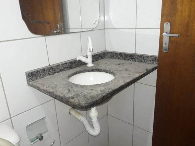 3 Pias de Mármore com Bancada completa - Foto 4