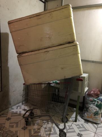 Caixa de isopor 170 litros